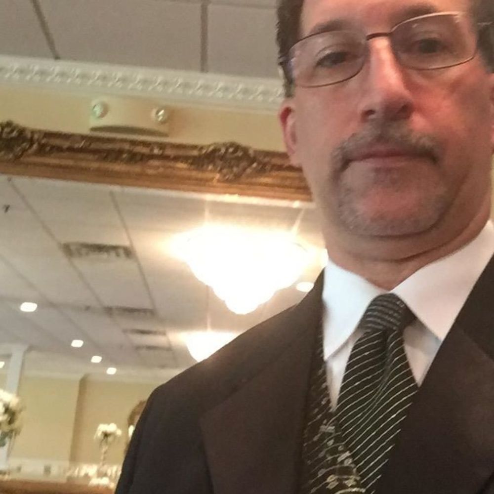 Meet your Posher, Emanuel